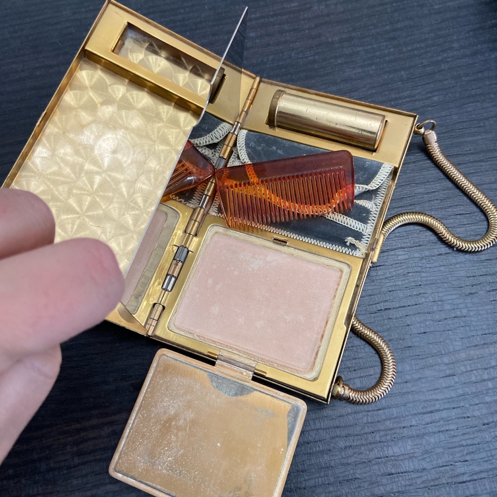 Vintage Mother of Pearl Compact Case - Picture 3 of 4